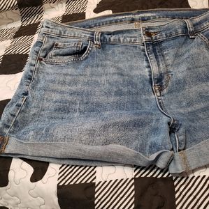 Old Navy Boyfriend Shorts Size 16